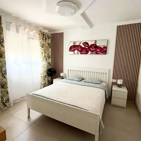 Two Bedroom Near The Ocean 아파트