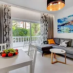 דירה Two Bedroom Near The Ocean