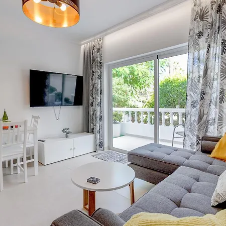 Apartment Two Bedroom Near The Ocean
