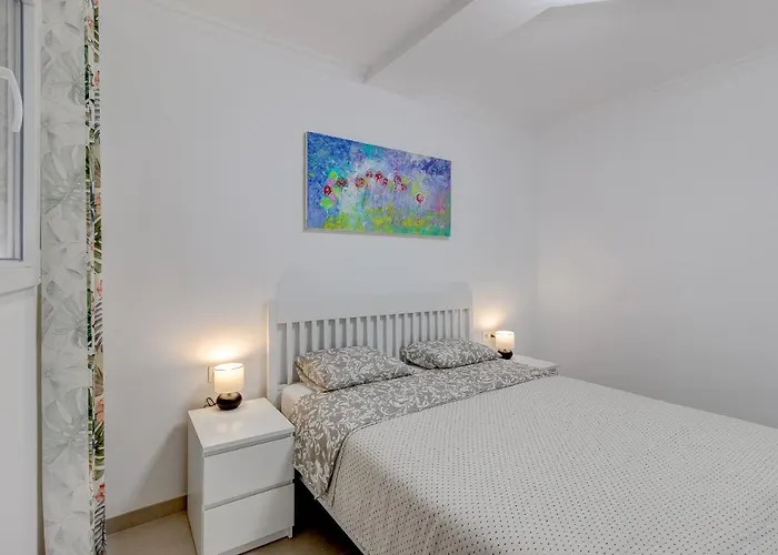 Two Bedroom Near The Ocean Apartament Playa de las Americas (Tenerife)