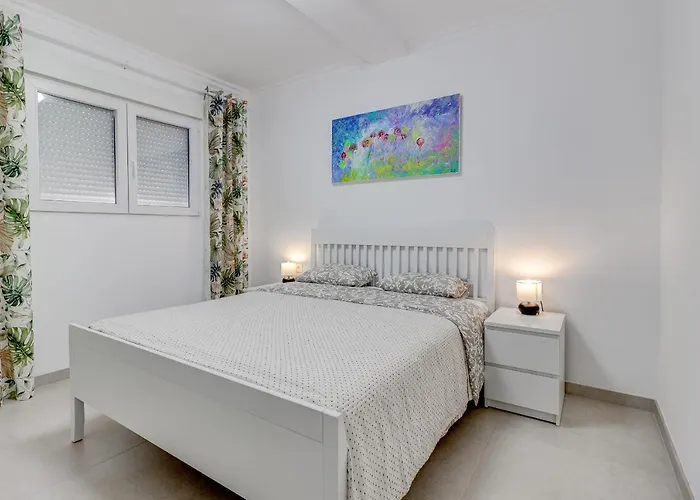 Two Bedroom Near The Ocean Playa de las Americas (Tenerife)